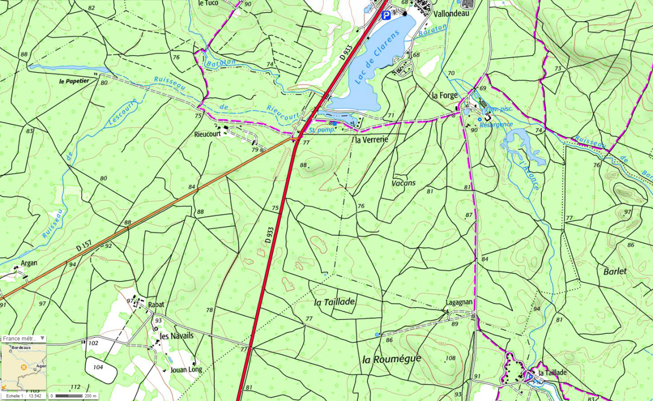Figure 2 - Présence de dolines au lieu-dit Le Papetier (© Géoportail)