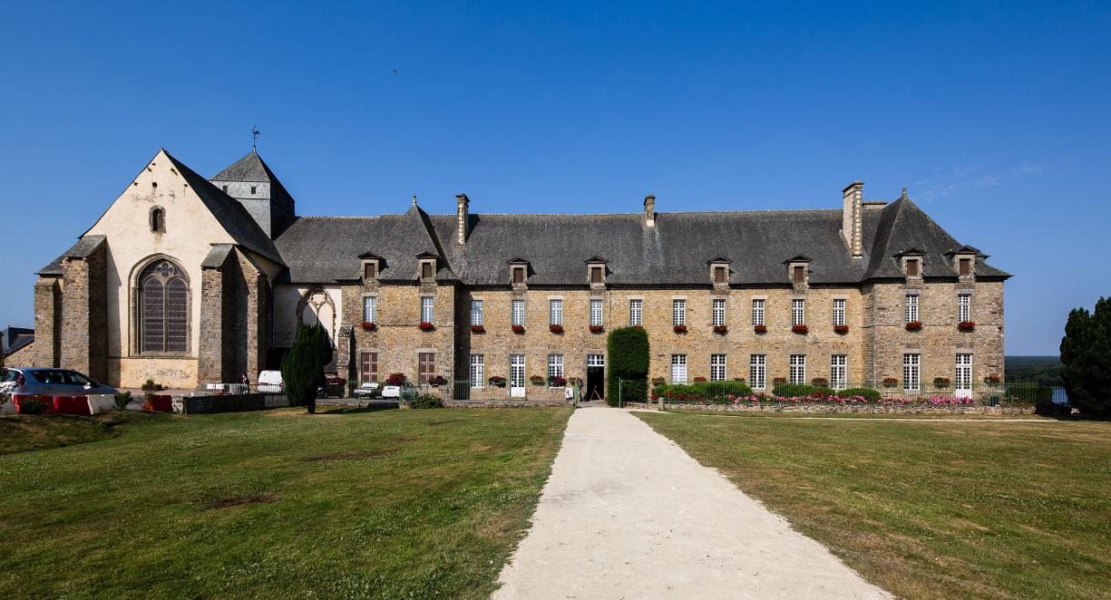Abbaye Notre-Dame de Paimpont vue depuis sa façade Est