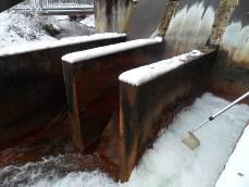 Prélèvement d'eau dans l'exhaure de la Paix